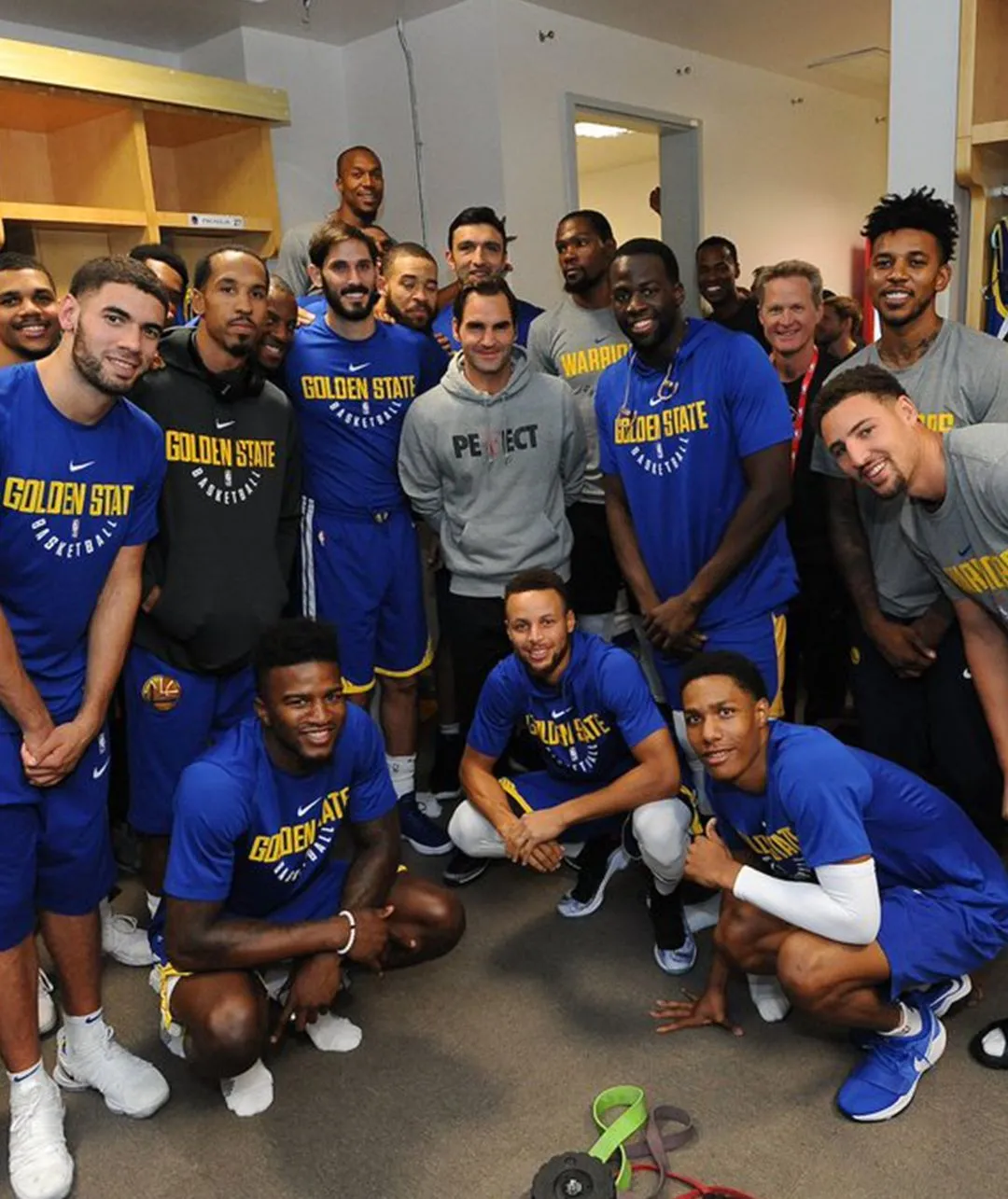 关于费德勒对阵库里展开拉锯大战，最终险胜对手的信息-开云综合平台